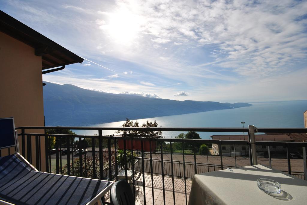 Camera Superior Matrimoniale/Doppia con Letti Singoli con Vista Lago